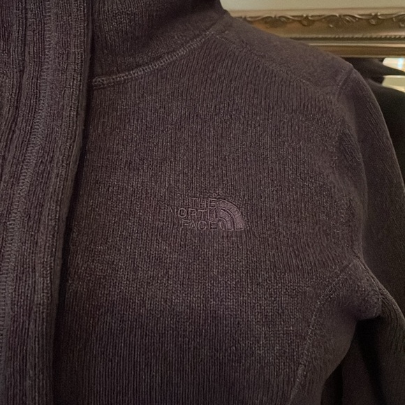 THE NORTH FACE WOMEN’S SWEATER FLEECE HOODED ZIP-UP JACKET SIZE MEDIUM PURPLE - Picture 2 of 16